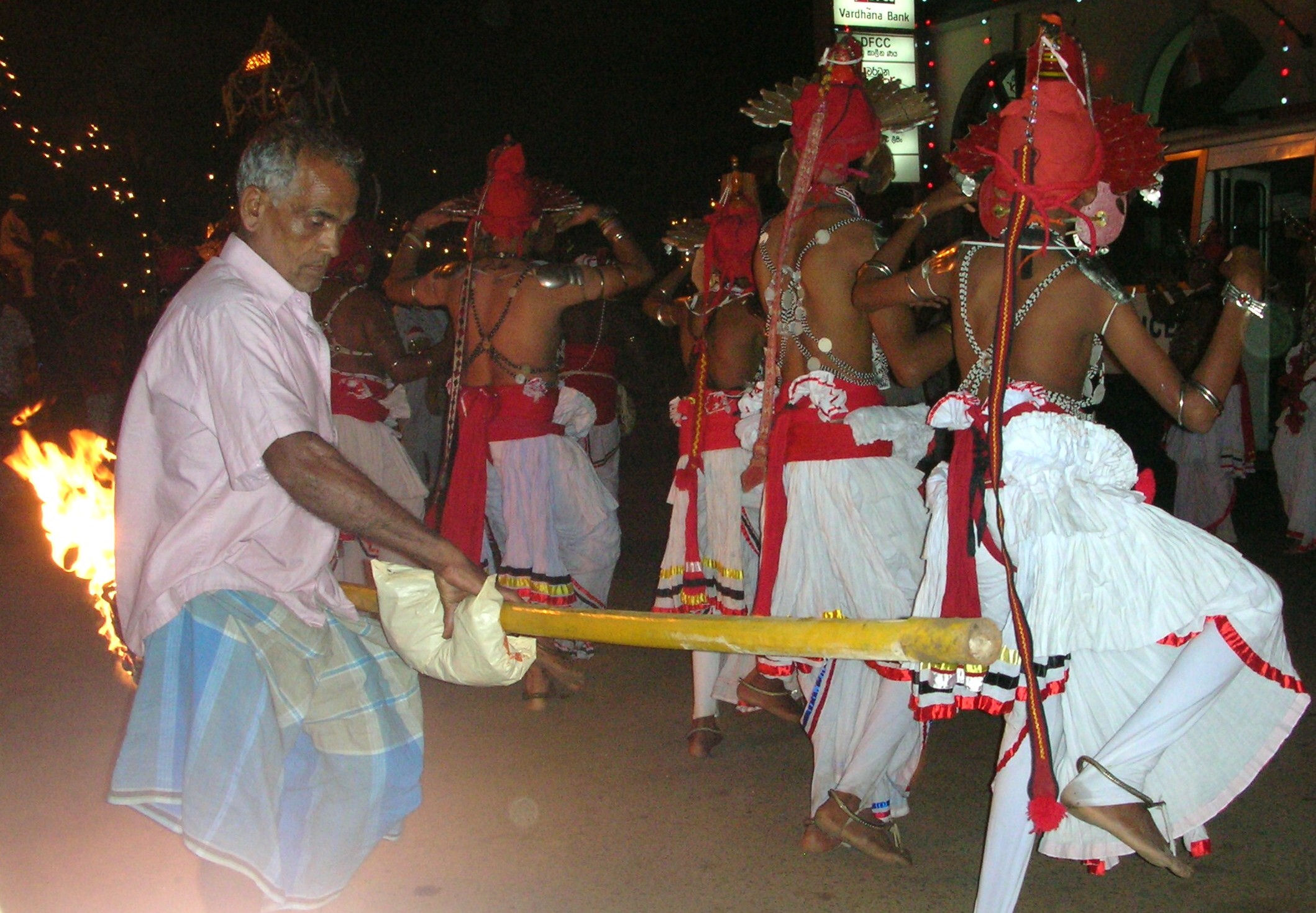 perahera1